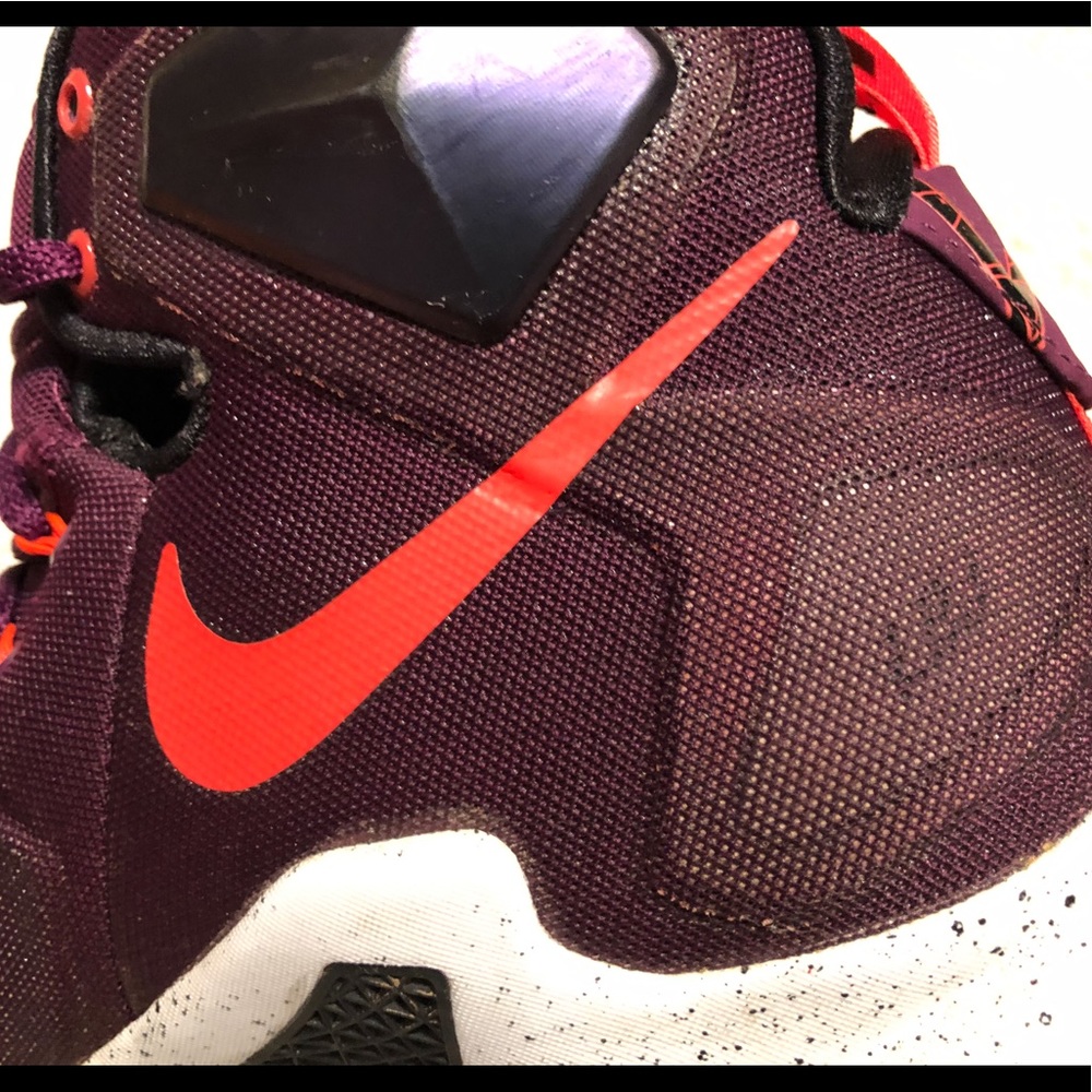 Nike LeBron 13 'Mulberry' Sneakers. - Picture 6 of 10